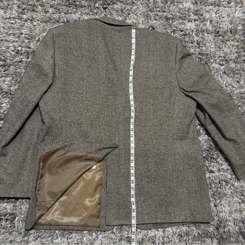 Elegant Men's Brown Blazer - Picture 8 of 8